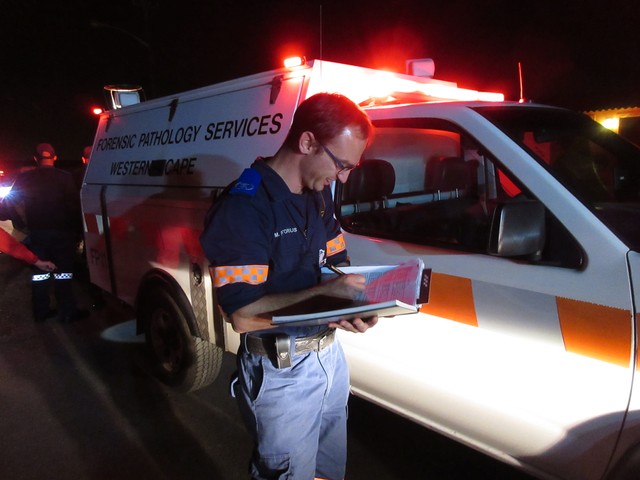 Tinus beim Erfassen der 'crime scene notes'